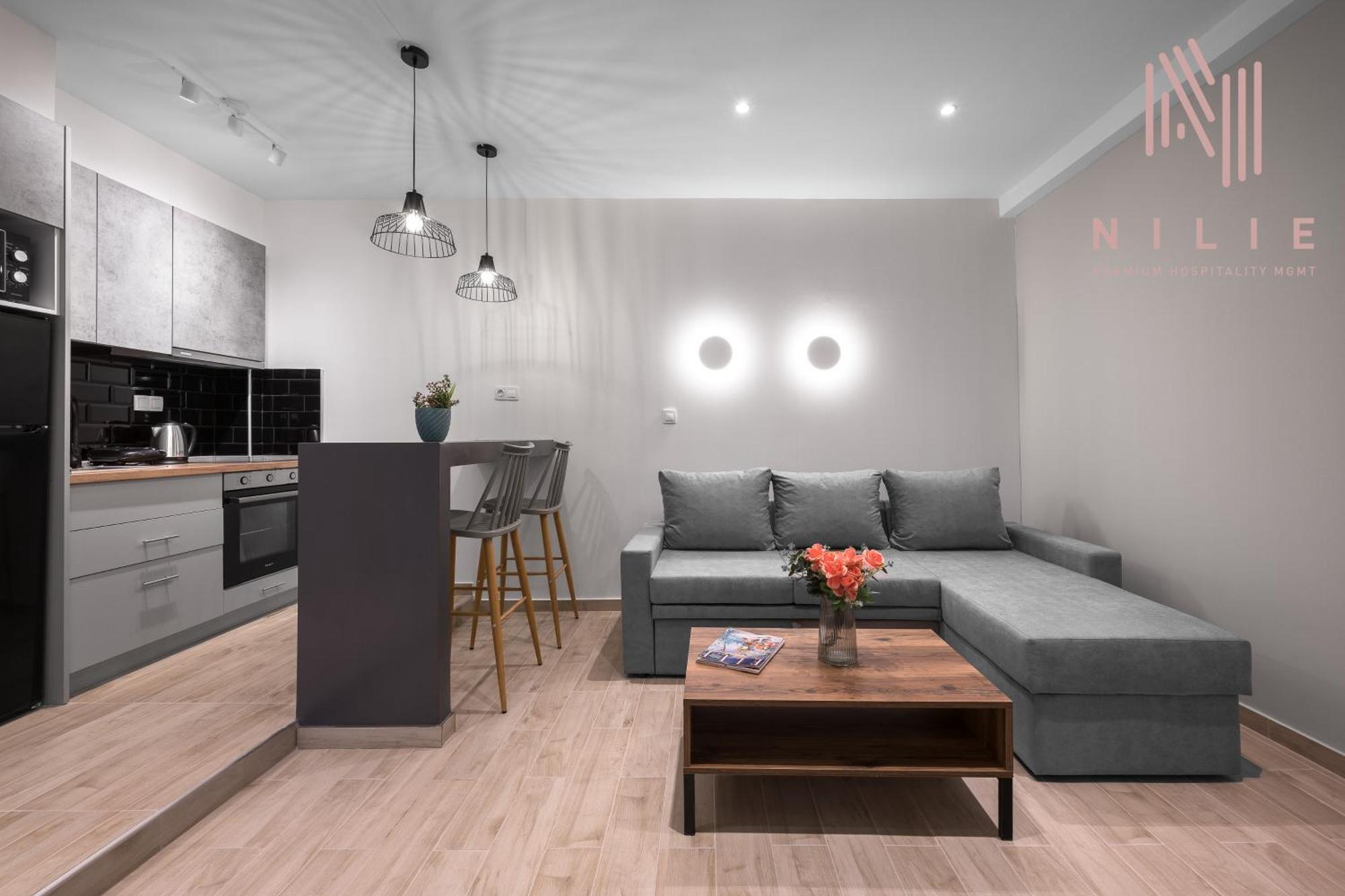 V1, Nilie Hospitality Mgmt Apartment