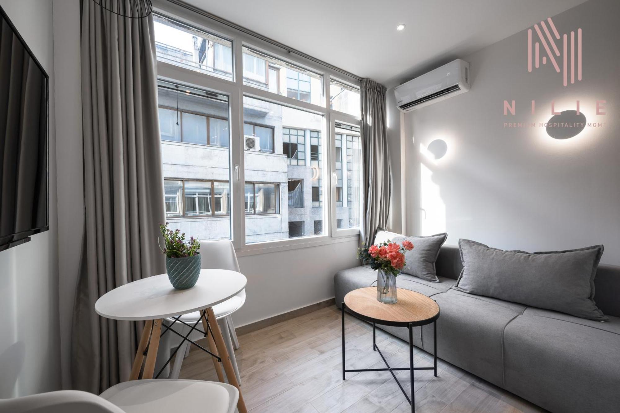 V1, Nilie Hospitality Mgmt